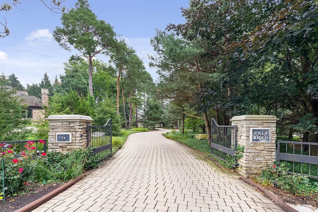 Magnificent 3.579M Residence in North Barrington IL Offers Enchanting Entertainment Spaces and a Peaceful Sanctuary for Relaxation 3 1
