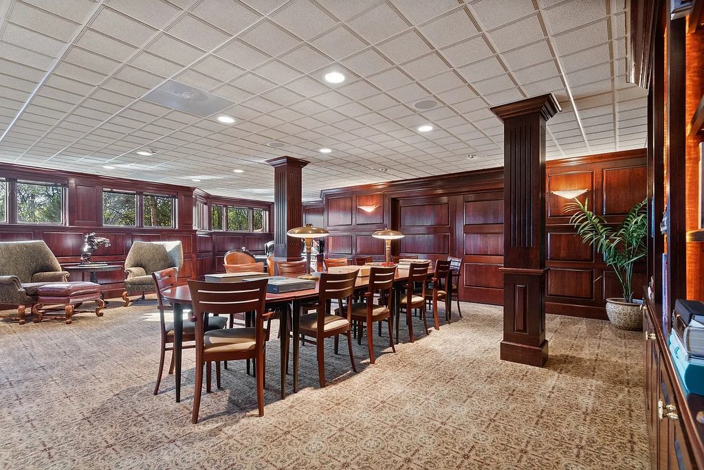 Magnificent $3.579M Residence in North Barrington, IL Offers Enchanting Entertainment Spaces and a Peaceful Sanctuary for Relaxation