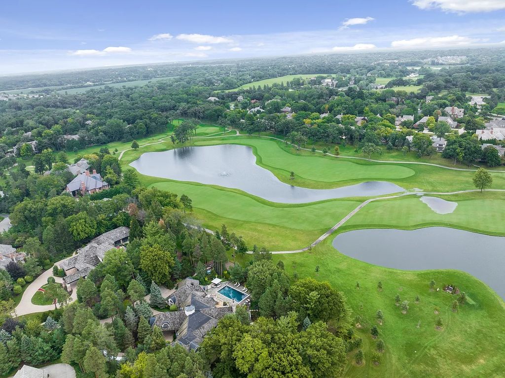 Magnificent 3.579M Residence in North Barrington IL Offers Enchanting Entertainment Spaces and a Peaceful Sanctuary for Relaxation 46 1