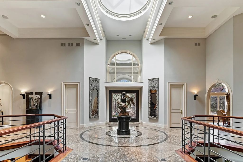 Magnificent 3.579M Residence in North Barrington IL Offers Enchanting Entertainment Spaces and a Peaceful Sanctuary for Relaxation 5 1