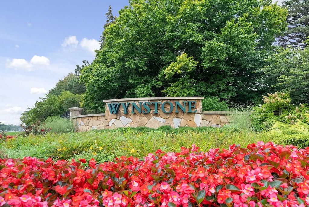 Magnificent 3.579M Residence in North Barrington IL Offers Enchanting Entertainment Spaces and a Peaceful Sanctuary for Relaxation 51 1