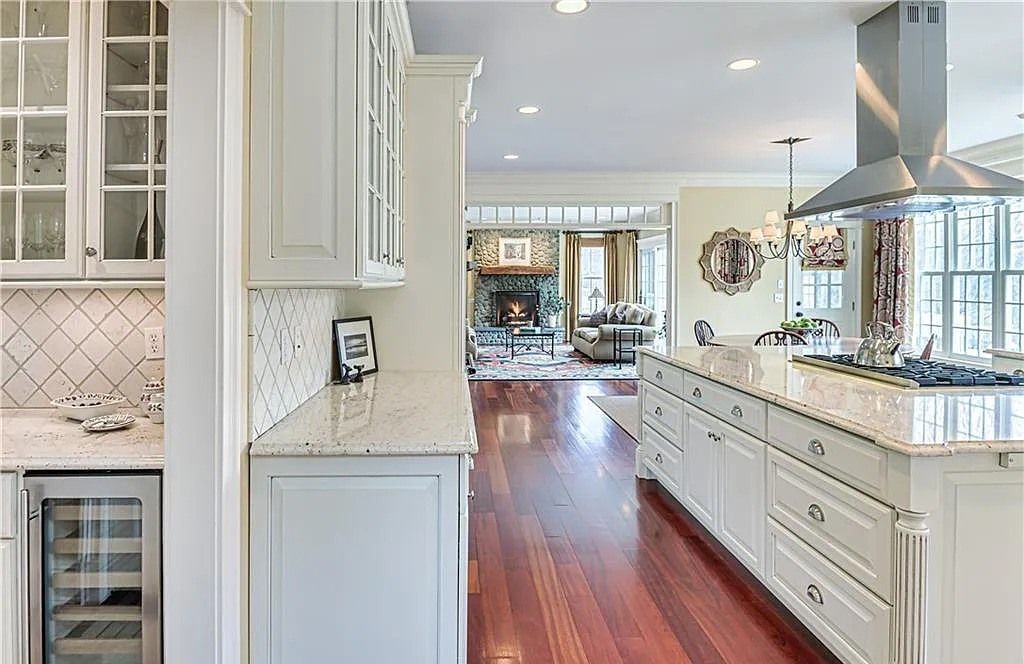 Magnificent Colonial-Style Residence in Ridgefield, CT with a Resort-Like Ambience for Sale at $2.895M