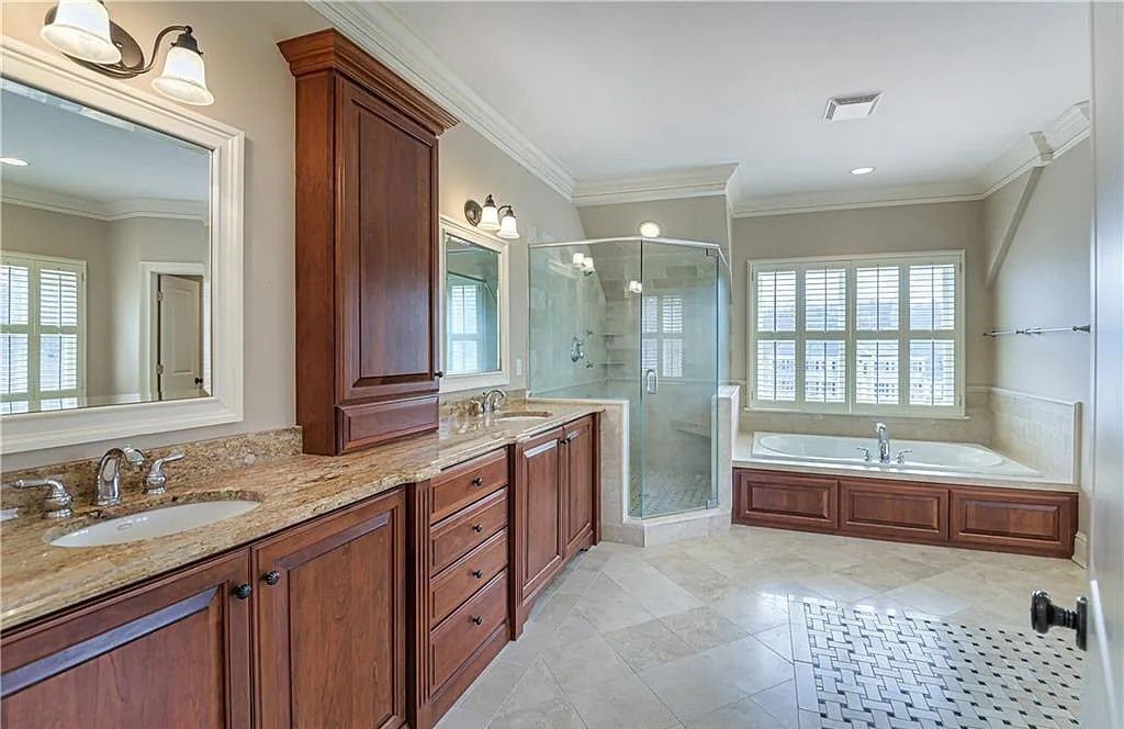 Magnificent Colonial-Style Residence in Ridgefield, CT with a Resort-Like Ambience for Sale at $2.895M