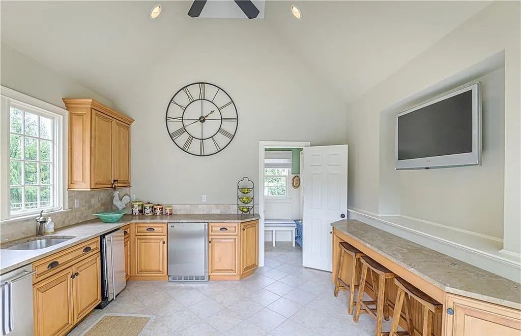 Magnificent Colonial-Style Residence in Ridgefield, CT with a Resort-Like Ambience for Sale at $2.895M