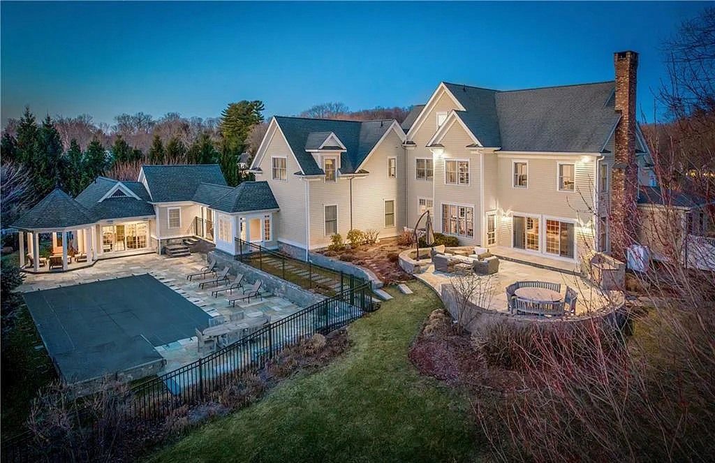 Magnificent Colonial-Style Residence in Ridgefield, CT with a Resort-Like Ambience for Sale at $2.895M