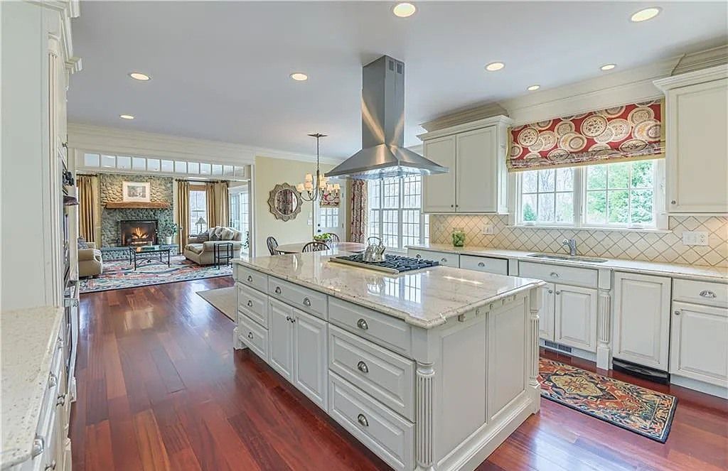 Magnificent Colonial-Style Residence in Ridgefield, CT with a Resort-Like Ambience for Sale at $2.895M