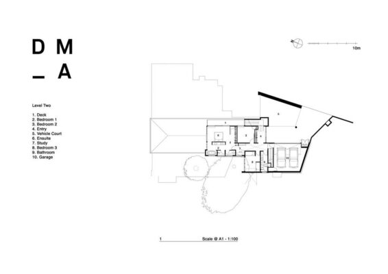 Mahuika House with spaces extend over the pool below by Daniel Marshall ...