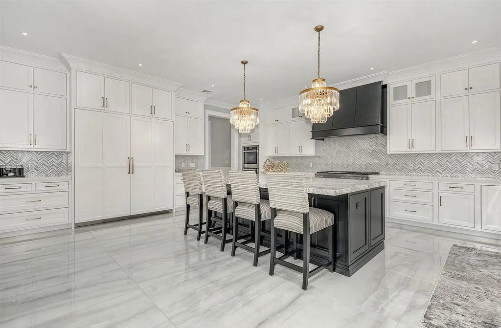 Mannetto Hill Manor! Magnificent Luxury Estate   in Huntington, NY for Sale at $5.971M, Overflowing with Elegant Amenities