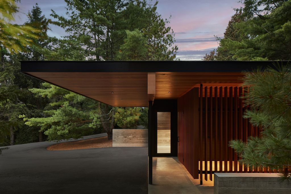 Mulmur Hills Farm, Warm, Receptive and Durable home by Turkel Design