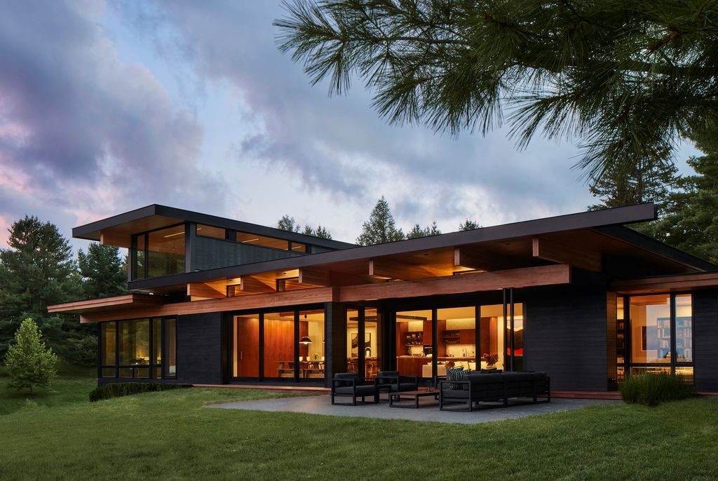 Mulmur Hills Farm, Warm, Receptive and Durable home by Turkel Design