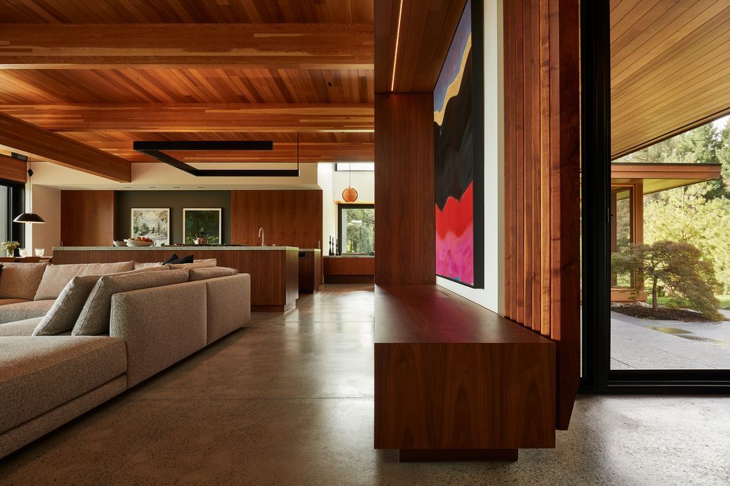 Mulmur Hills Farm, Warm, Receptive and Durable home by Turkel Design