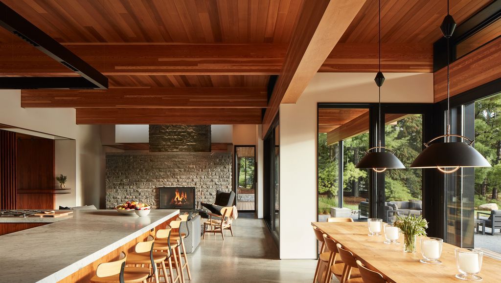 Mulmur Hills Farm, Warm, Receptive and Durable home by Turkel Design