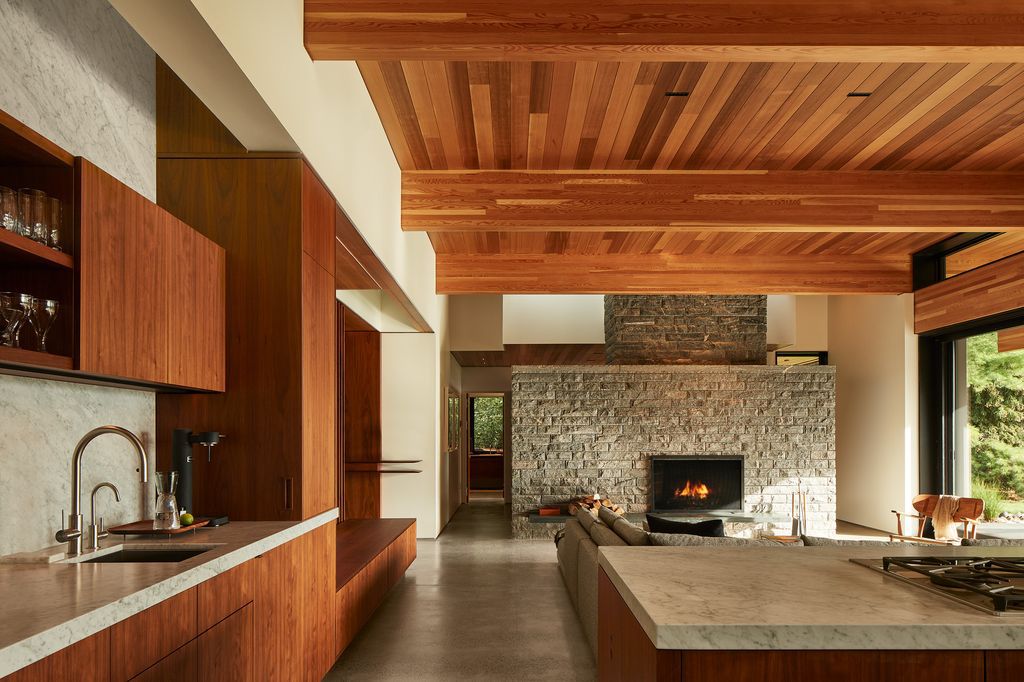Mulmur Hills Farm, Warm, Receptive and Durable home by Turkel Design