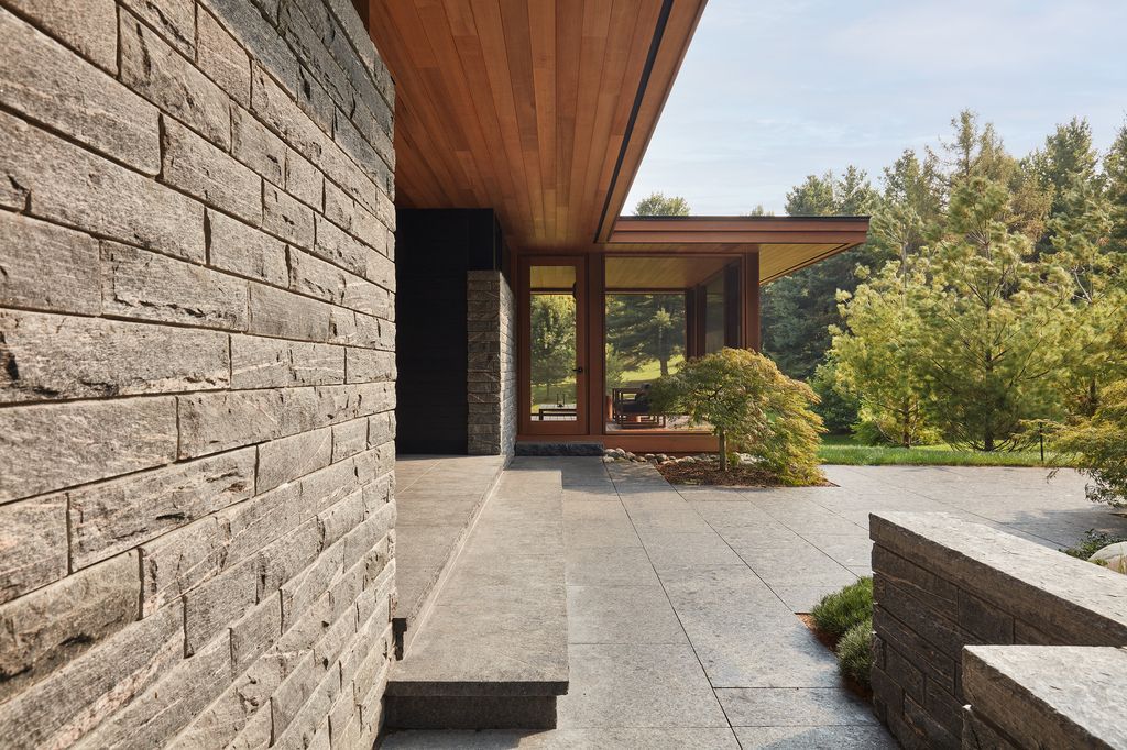 Mulmur Hills Farm, Warm, Receptive and Durable home by Turkel Design