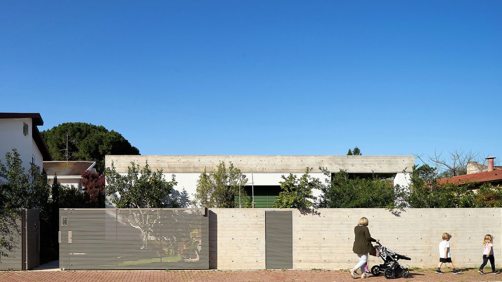 N.M House No.4 in Israel Features Open Plan by Daniel Arev Architecture