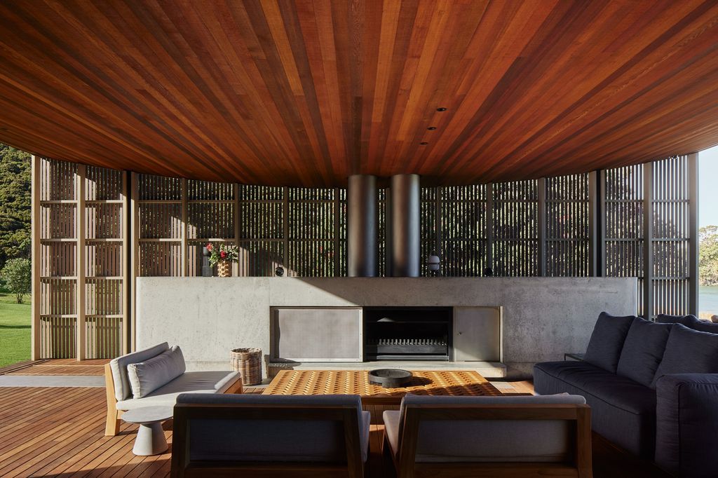 Omata Beach House offers breathtaking ocean views by Herbst Architects