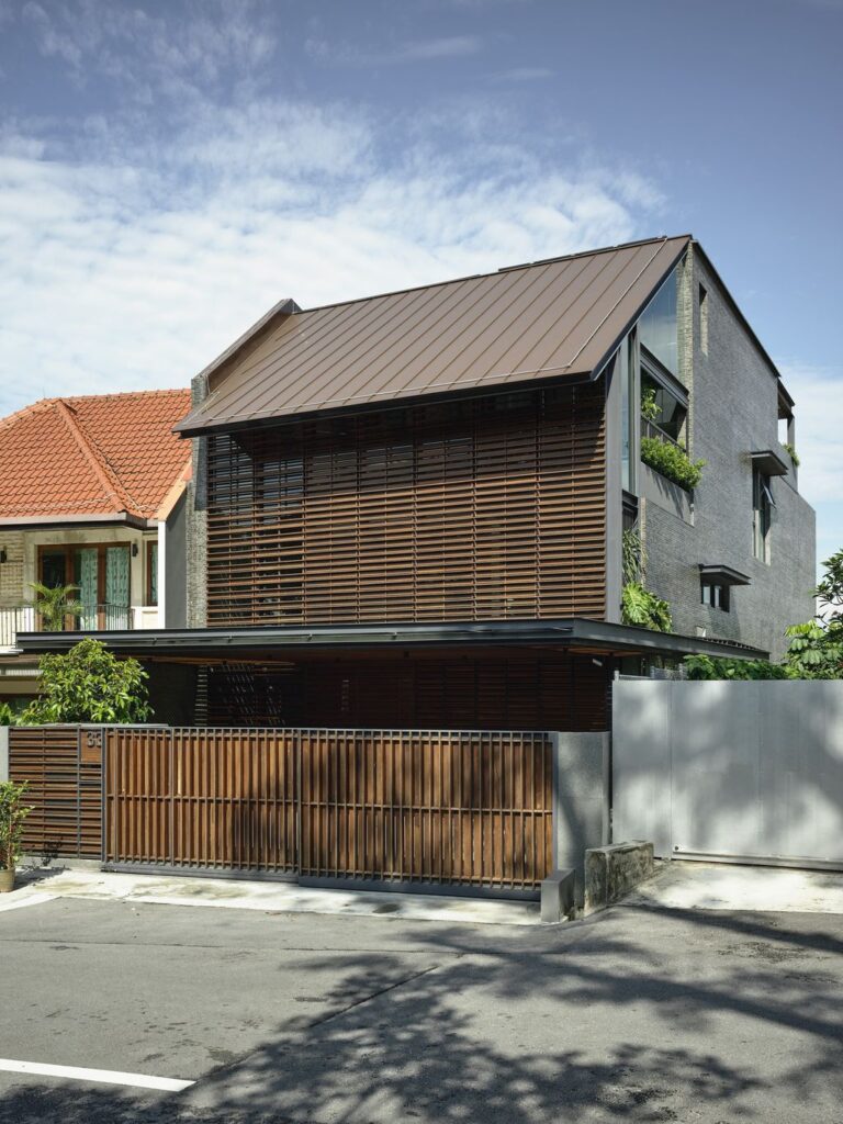 Outside In House seamlessly integrates with nature by HYLA Architects 10