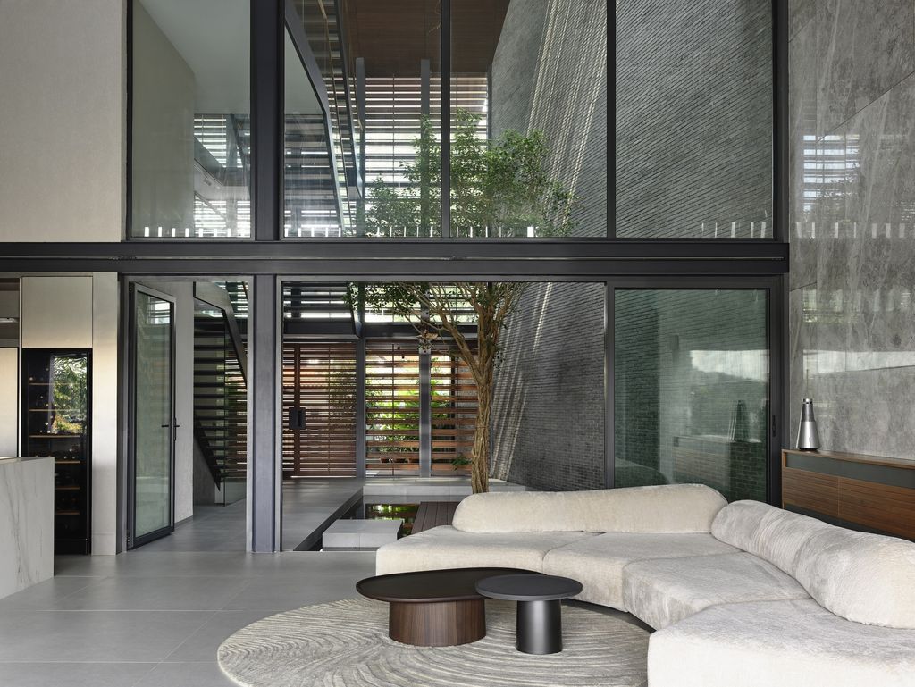 Outside In House, seamlessly integrates with nature by HYLA Architects