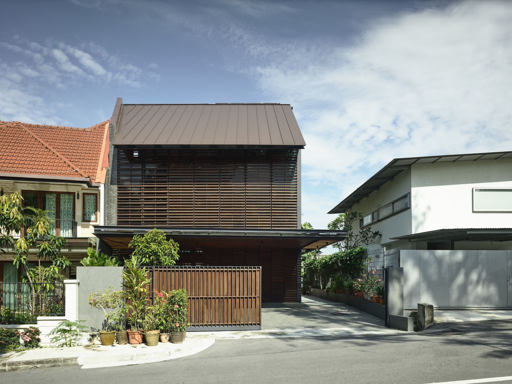 Outside In House, seamlessly integrates with nature by HYLA Architects