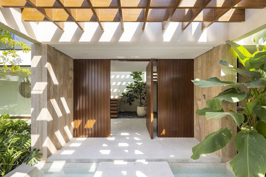 Patio House, Splendid Home with Open plan Design by Garnier Arquitectos