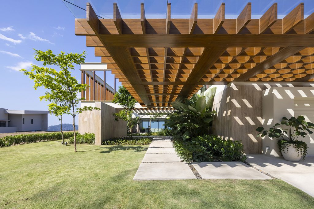 Patio House Splendid Home with Open plan Design by Garnier Arquitectos 4