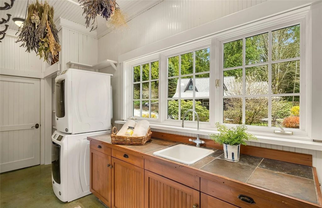 Priced at $4.2M, This Bainbridge Island Home Seamlessly Blends Modern Amenities With Serene Natural Surroundings