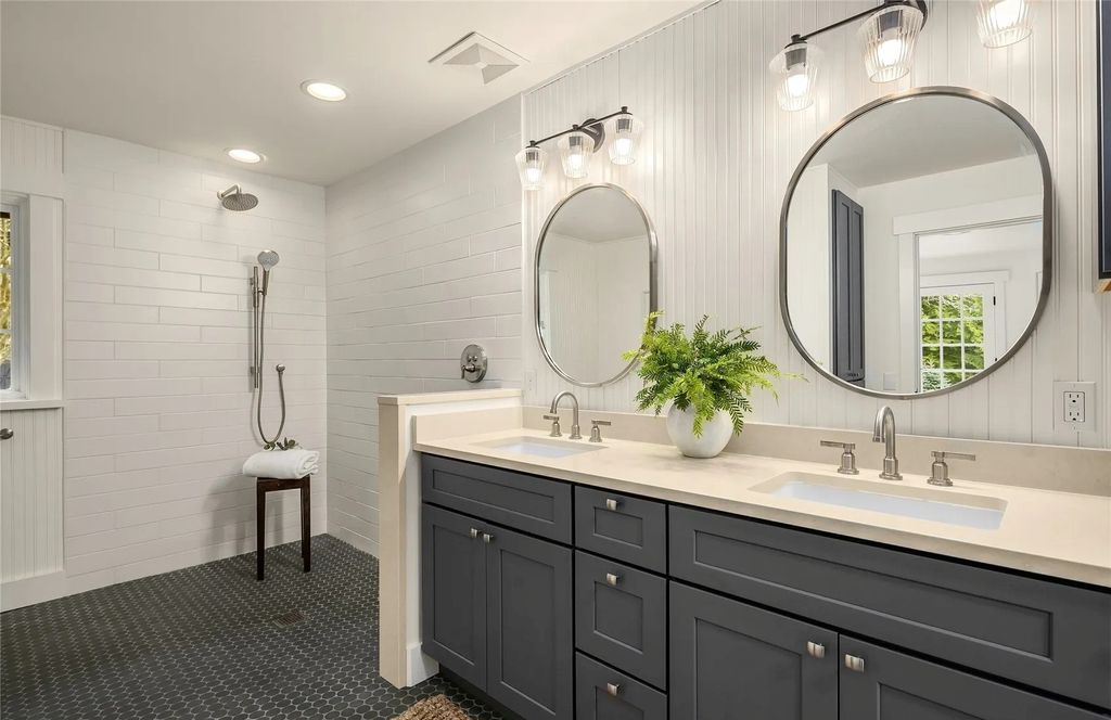 Priced at $4.2M, This Bainbridge Island Home Seamlessly Blends Modern Amenities With Serene Natural Surroundings