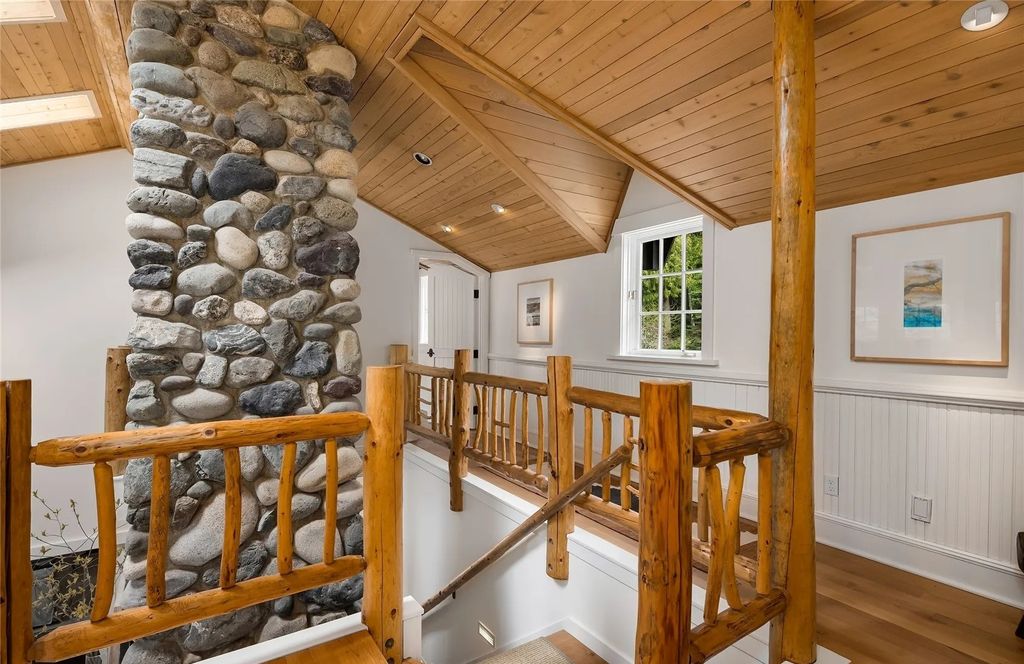 Priced at $4.2M, This Bainbridge Island Home Seamlessly Blends Modern Amenities With Serene Natural Surroundings