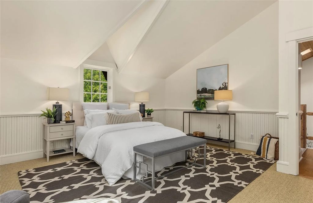 Priced at $4.2M, This Bainbridge Island Home Seamlessly Blends Modern Amenities With Serene Natural Surroundings