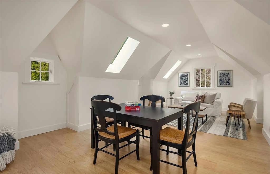 Priced at $4.2M, This Bainbridge Island Home Seamlessly Blends Modern Amenities With Serene Natural Surroundings