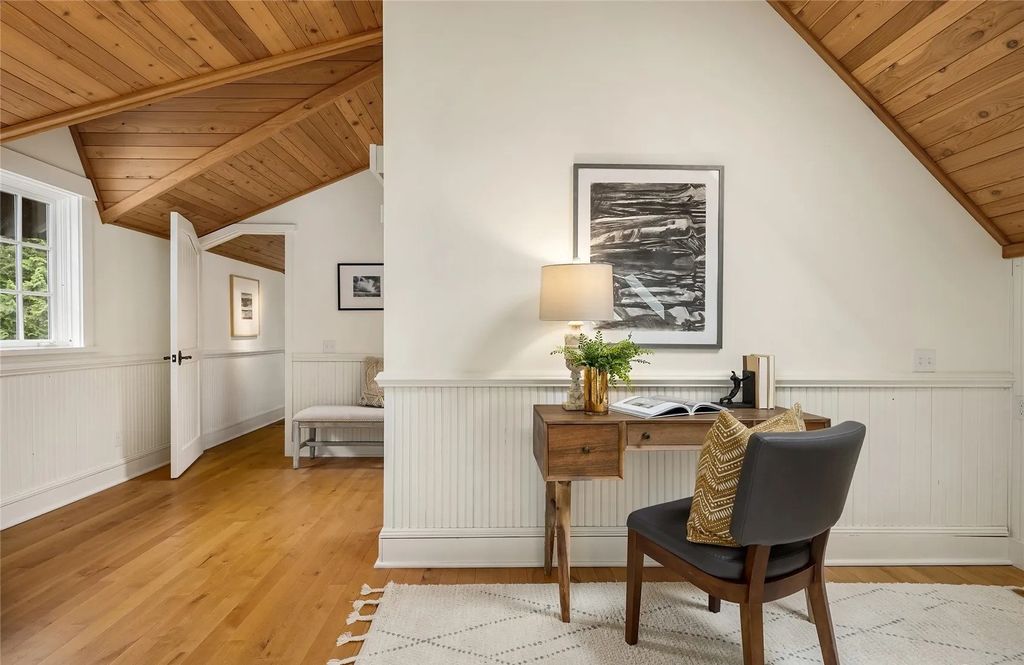 Priced at $4.2M, This Bainbridge Island Home Seamlessly Blends Modern Amenities With Serene Natural Surroundings