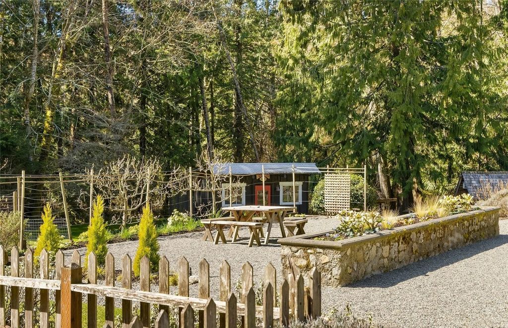Priced at $4.2M, This Bainbridge Island Home Seamlessly Blends Modern Amenities With Serene Natural Surroundings