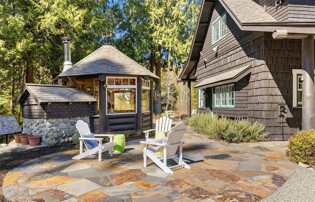 Priced at $4.2M, This Bainbridge Island Home Seamlessly Blends Modern Amenities With Serene Natural Surroundings