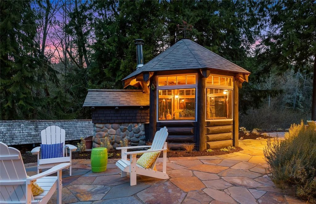 Priced at $4.2M, This Bainbridge Island Home Seamlessly Blends Modern Amenities With Serene Natural Surroundings