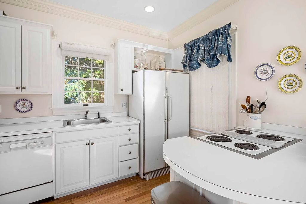Private Compound with Manicured Lawns and Trees in Osterville, MA On the Market for $4.395M