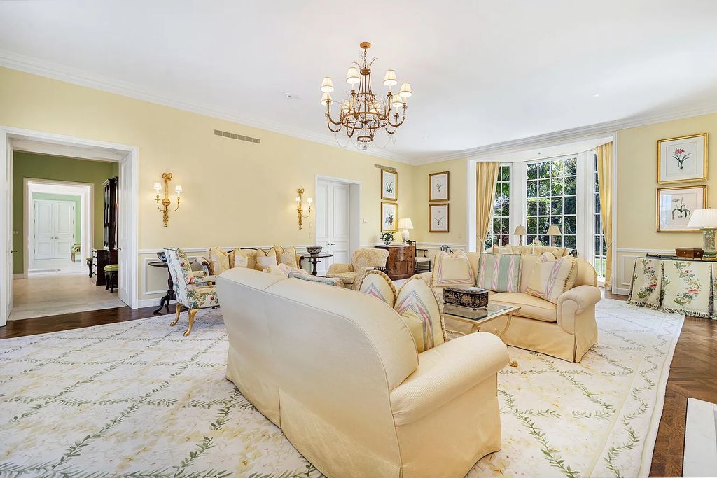 Welcome to 120 Via Del Lago, Palm Beach, Florida a Marion Sims Wyeth designed classic masterpiece. This 13,000+ sq ft Estate boasts 7 beds, 12 baths, expansive indoor/outdoor living areas, gardens, pool and separate guest house.