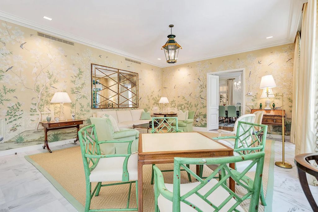 Welcome to 120 Via Del Lago, Palm Beach, Florida a Marion Sims Wyeth designed classic masterpiece. This 13,000+ sq ft Estate boasts 7 beds, 12 baths, expansive indoor/outdoor living areas, gardens, pool and separate guest house.