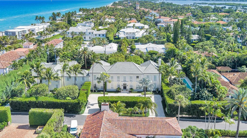 Welcome to 120 Via Del Lago, Palm Beach, Florida a Marion Sims Wyeth designed classic masterpiece. This 13,000+ sq ft Estate boasts 7 beds, 12 baths, expansive indoor/outdoor living areas, gardens, pool and separate guest house.