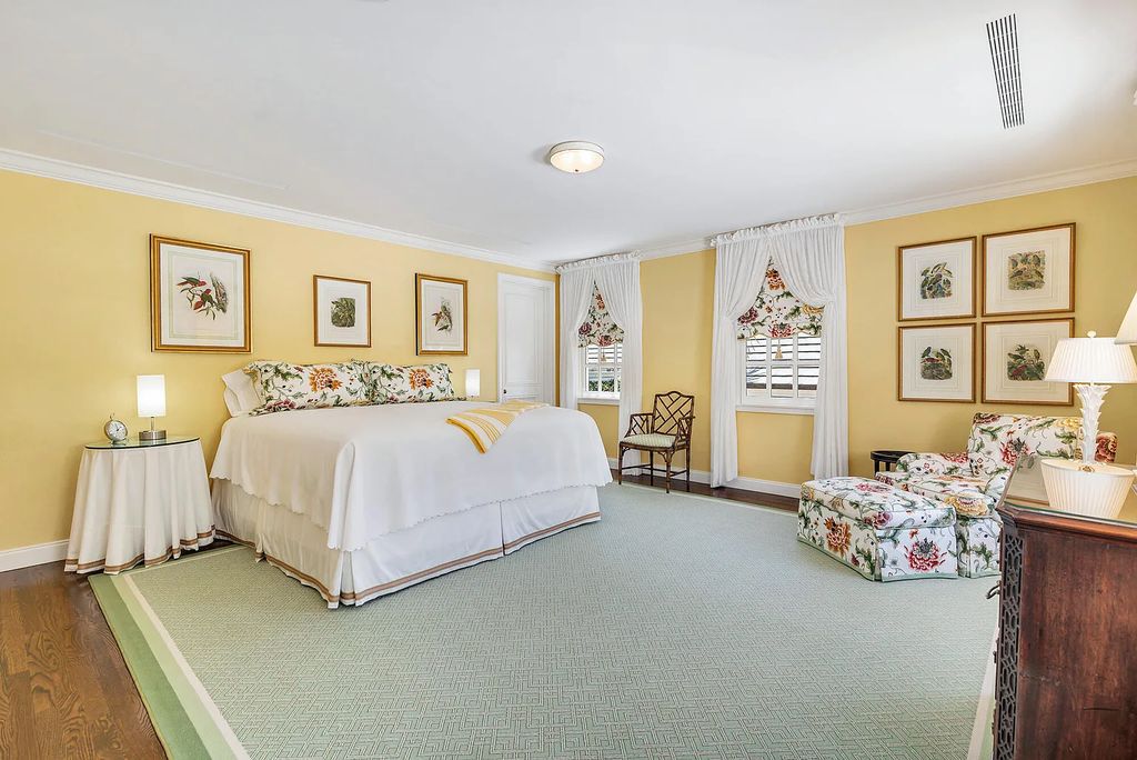 Welcome to 120 Via Del Lago, Palm Beach, Florida a Marion Sims Wyeth designed classic masterpiece. This 13,000+ sq ft Estate boasts 7 beds, 12 baths, expansive indoor/outdoor living areas, gardens, pool and separate guest house.