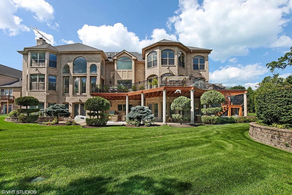 Step into a World of Natural Wonder and Tranquility with This Spectacular 2.649M Home in Highland Park IL 51