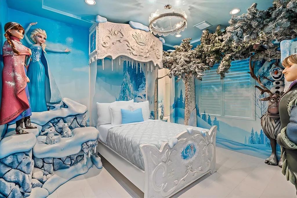 Live in luxury at the Four Seasons Private Residences 10242 Summer Meadow Way in Golden Oak, Orlando, Florida.