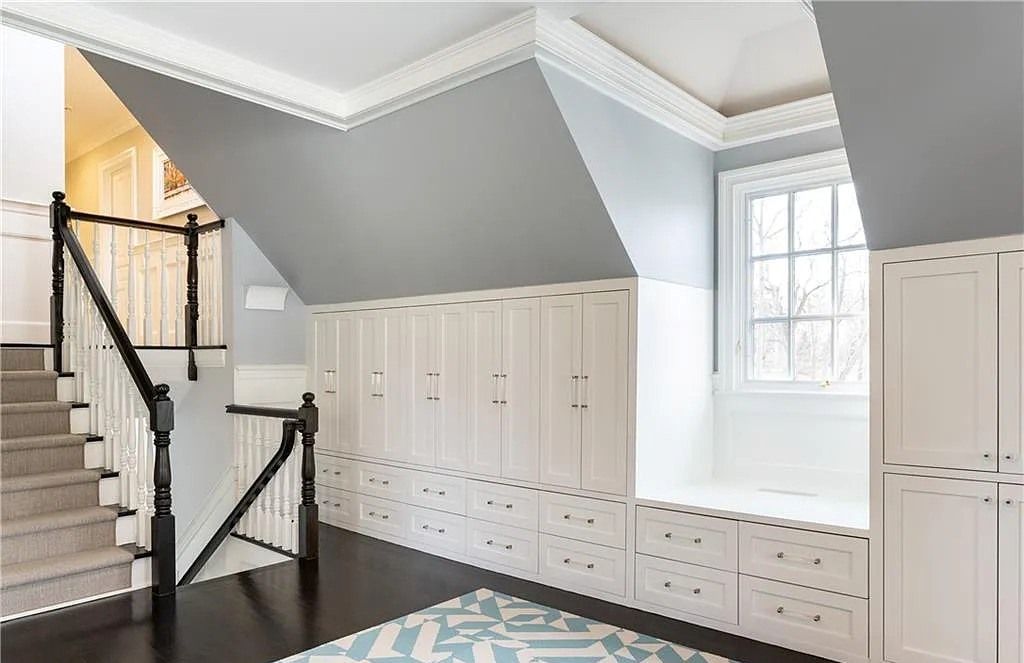 Tokeneke Dream Home: Renovated Waterfront Gem in Darien, CT with an Asking Price of $7.5M