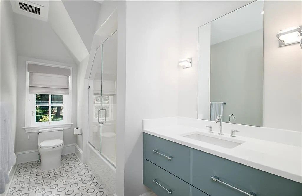 Tokeneke Dream Home: Renovated Waterfront Gem in Darien, CT with an Asking Price of $7.5M