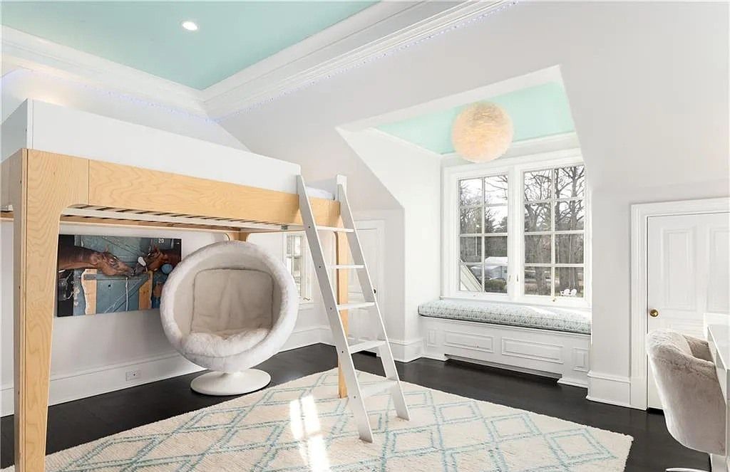 Tokeneke Dream Home: Renovated Waterfront Gem in Darien, CT with an Asking Price of $7.5M
