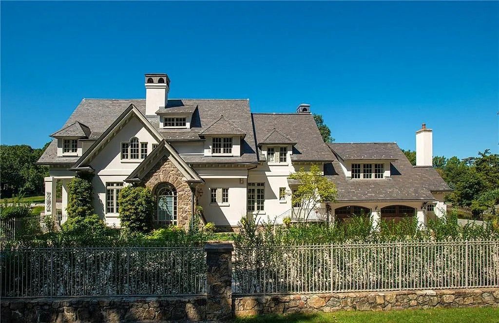 Tokeneke Dream Home: Renovated Waterfront Gem in Darien, CT with an Asking Price of $7.5M