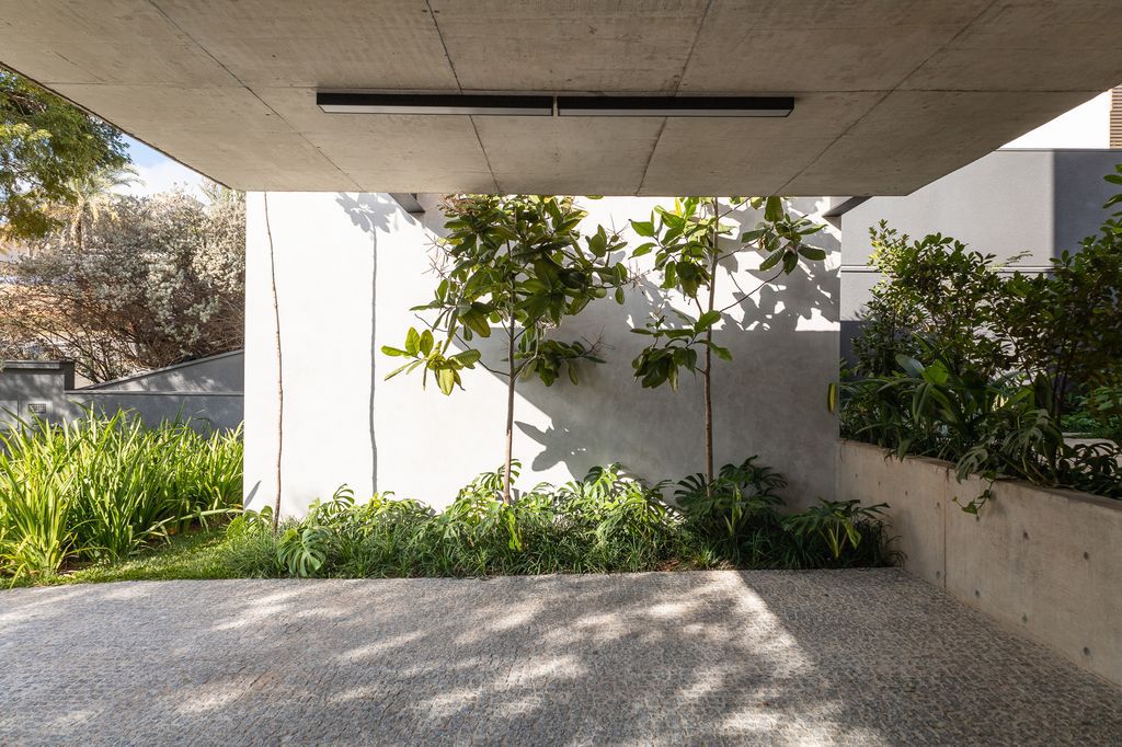 Two Squares House, Elegant House in Brazil by 24 7 Arquitetura