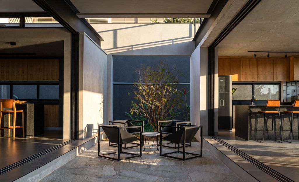 Two Squares House, Elegant House in Brazil by 24 7 Arquitetura