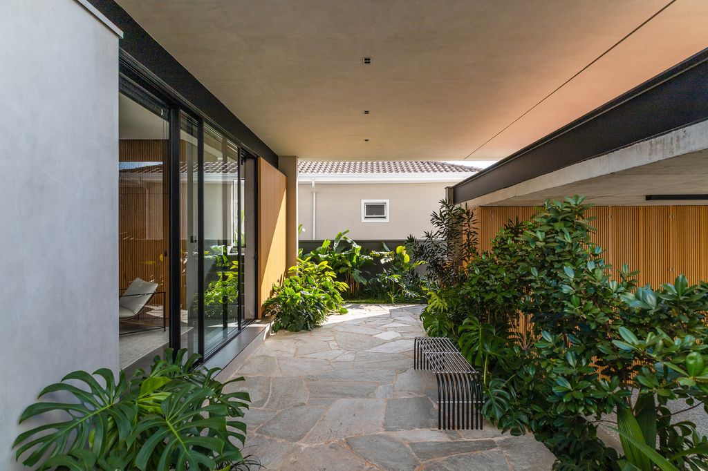 Two Squares House, Elegant House in Brazil by 24 7 Arquitetura