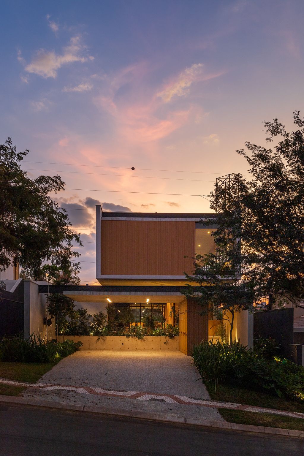 Two Squares House, Elegant House in Brazil by 24 7 Arquitetura