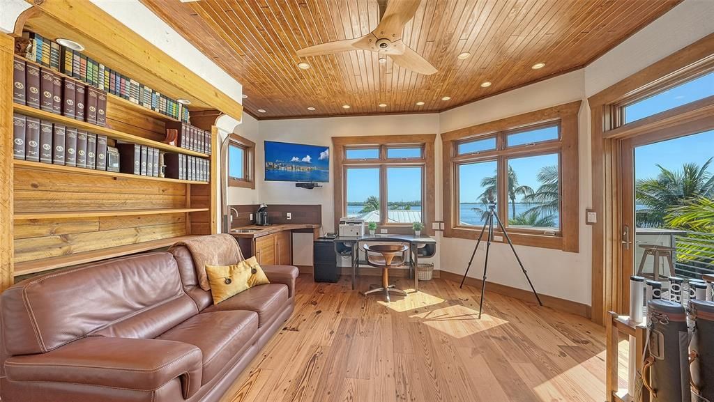 Experience luxury waterfront living at its finest with this stunning custom estate in 10216 46th Avenue W, Bradenton, Florida.